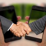 shaking-hands-3464041_640